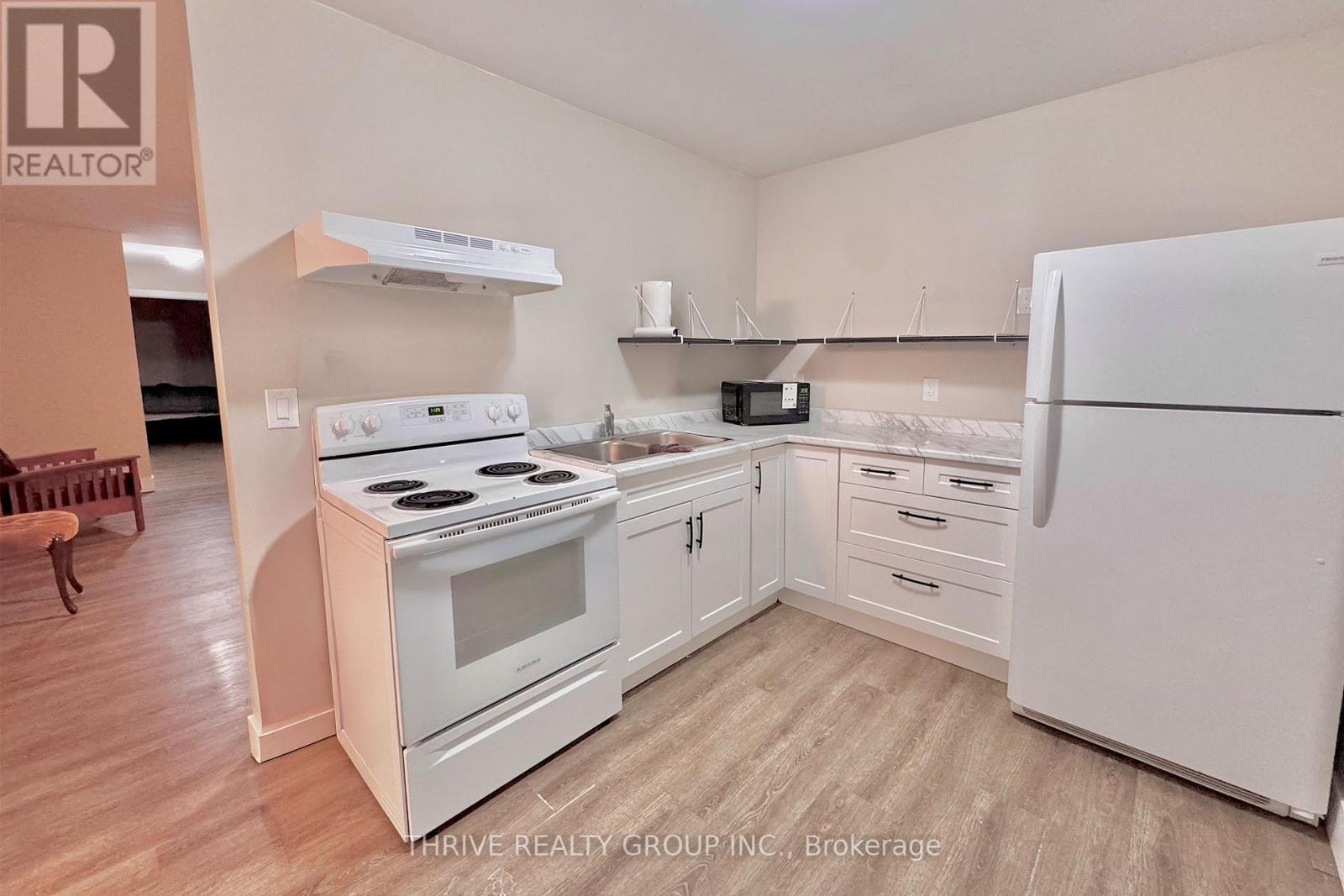 203 - 87 Frank Street, Strathroy-Caradoc, Ontario  N7G 2R5 - Photo 3 - X12843820