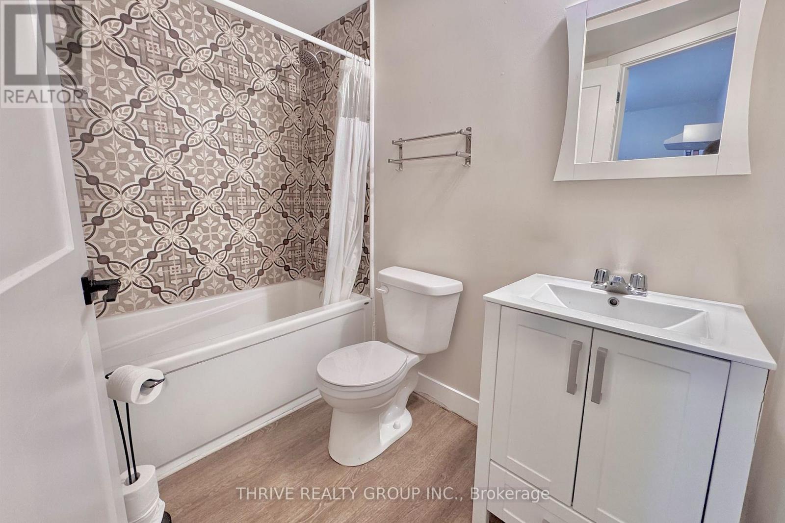 203 - 87 Frank Street, Strathroy-Caradoc, Ontario  N7G 2R5 - Photo 5 - X12843820