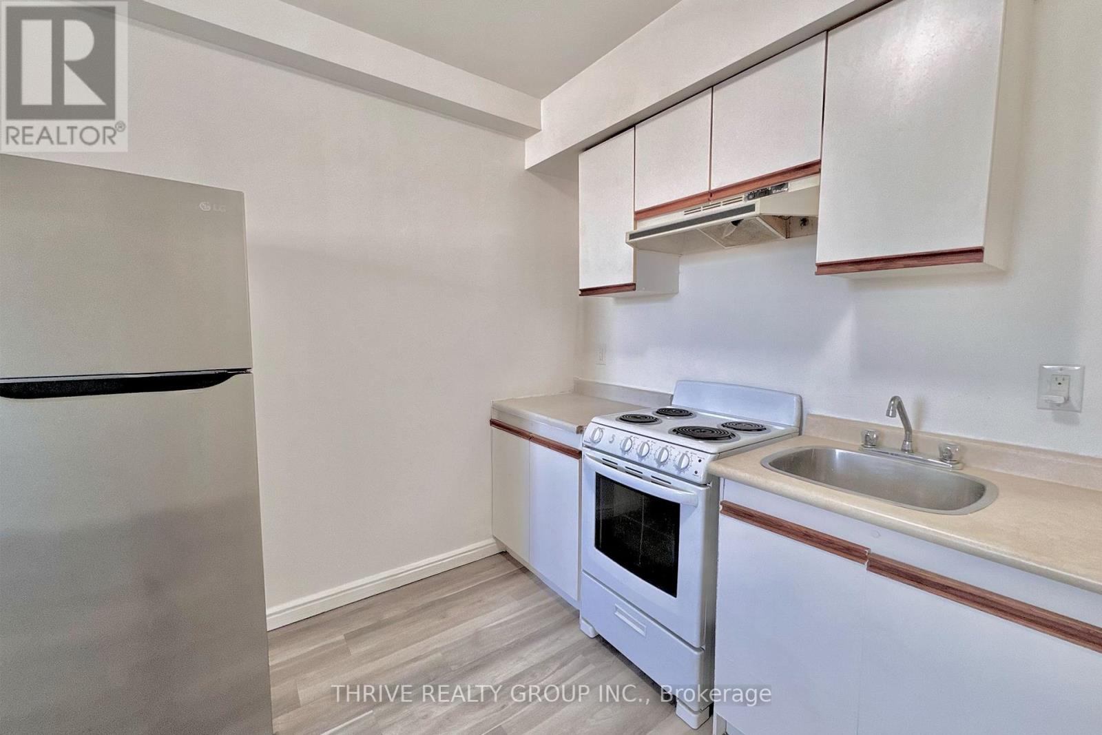 204 - 87 Frank Street, Strathroy-Caradoc, Ontario  N7G 2R5 - Photo 3 - X12843840