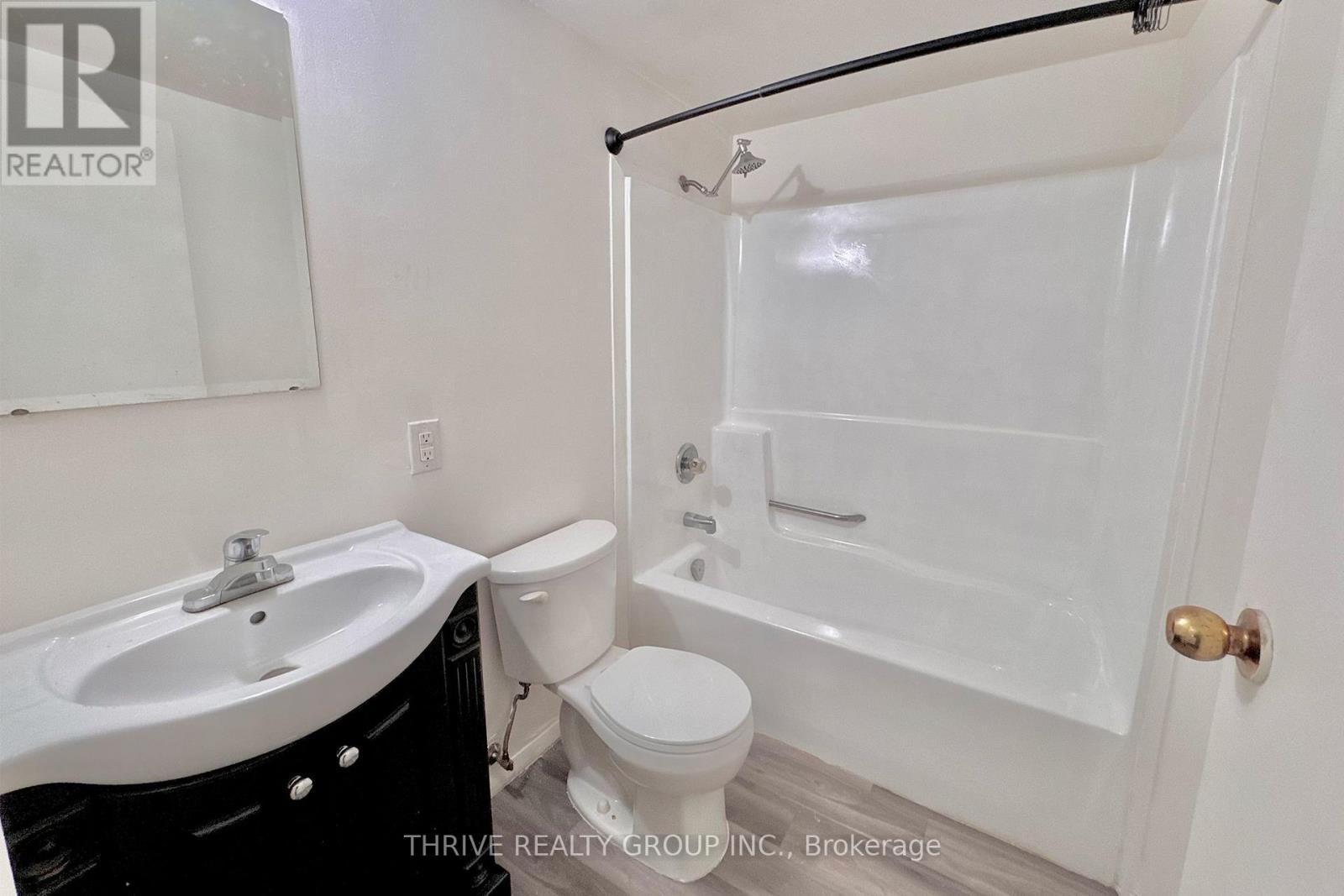 204 - 87 Frank Street, Strathroy-Caradoc, Ontario  N7G 2R5 - Photo 8 - X12843840