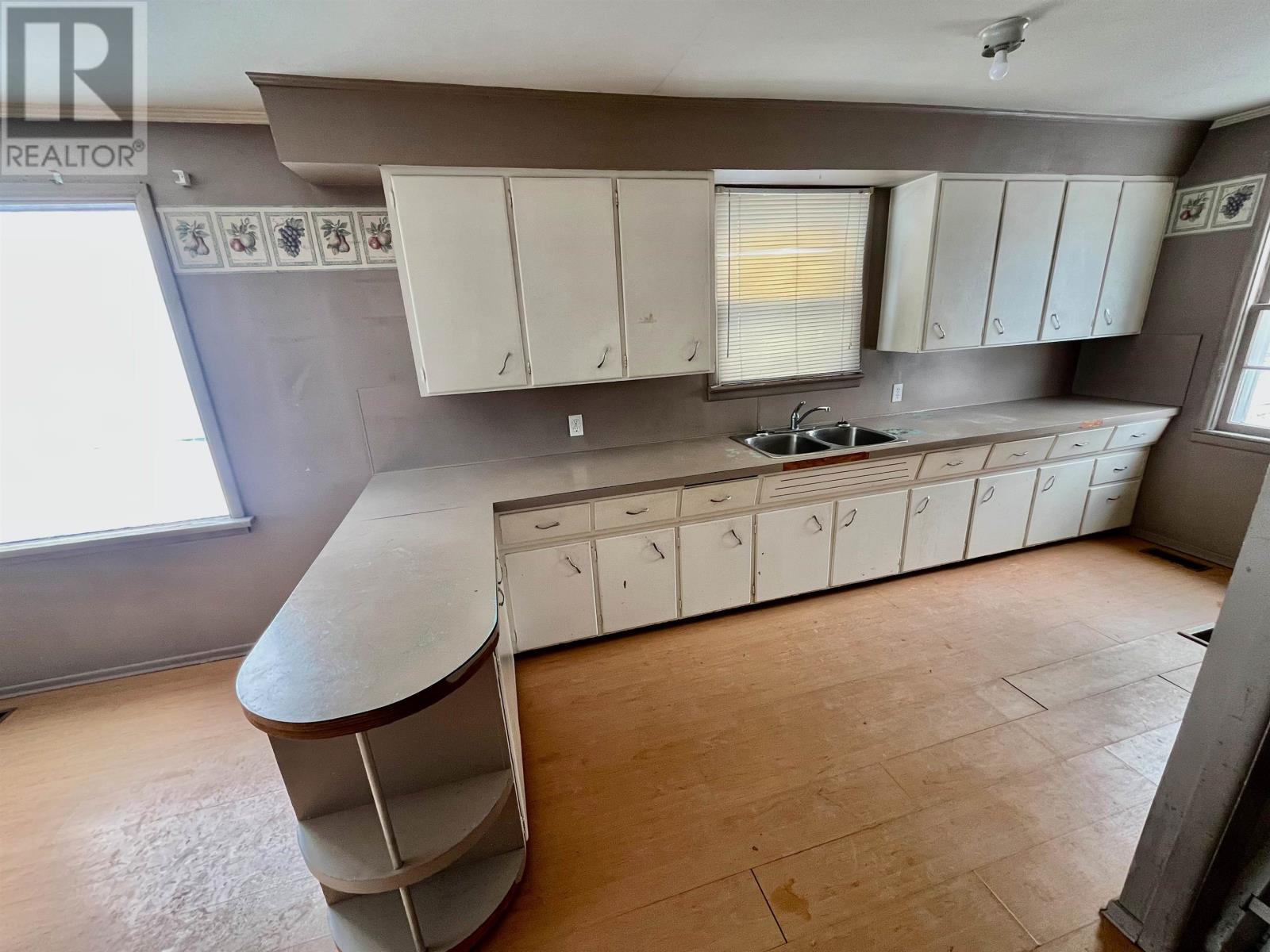 34 Machin Ave, Dryden, Ontario  P8N 2J9 - Photo 2 - TB2600351