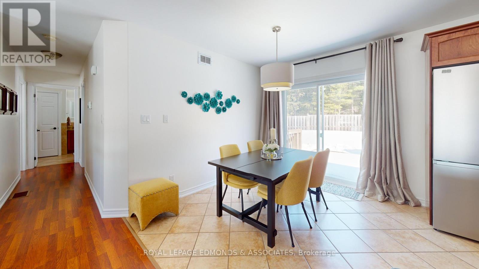 2001 Sandstone Crescent, Petawawa, Ontario  K8H 0B2 - Photo 12 - X12844024