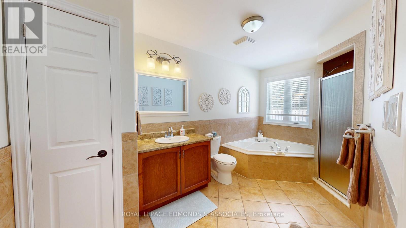 2001 Sandstone Crescent, Petawawa, Ontario  K8H 0B2 - Photo 24 - X12844024