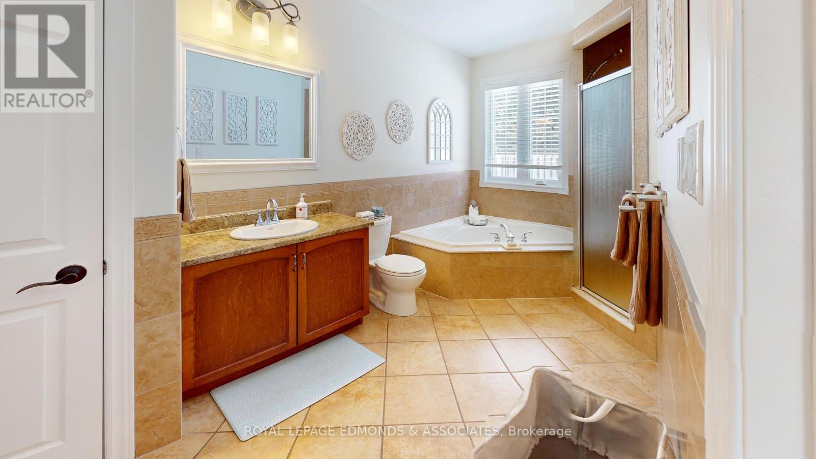 2001 Sandstone Crescent, Petawawa, Ontario  K8H 0B2 - Photo 25 - X12844024