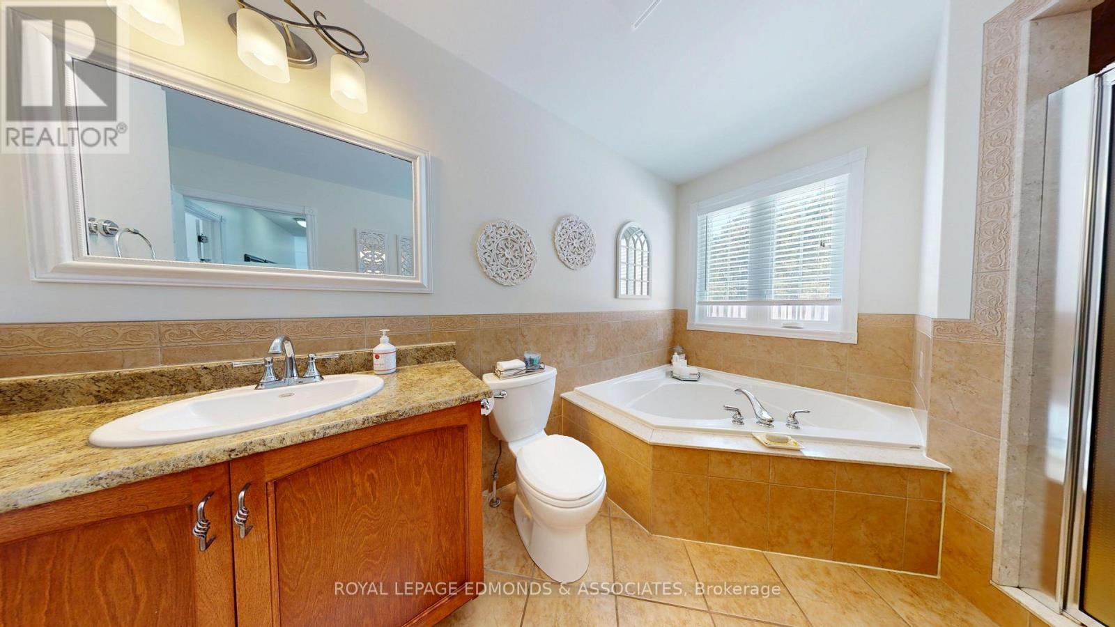 2001 Sandstone Crescent, Petawawa, Ontario  K8H 0B2 - Photo 26 - X12844024