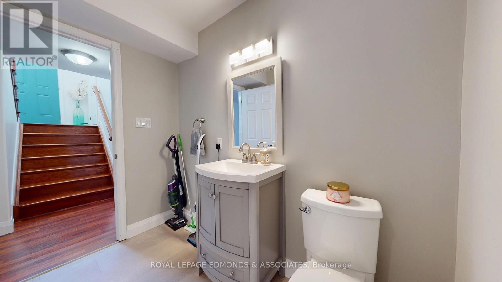 2001 Sandstone Crescent, Petawawa, Ontario  K8H 0B2 - Photo 42 - X12844024