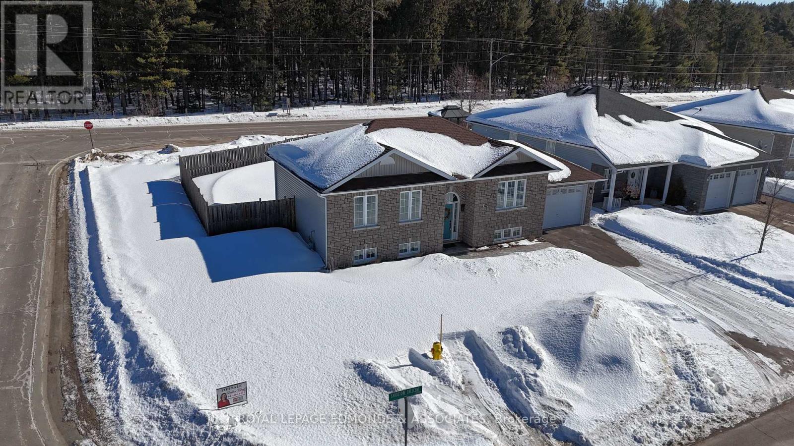 2001 Sandstone Crescent, Petawawa, Ontario  K8H 0B2 - Photo 7 - X12844024