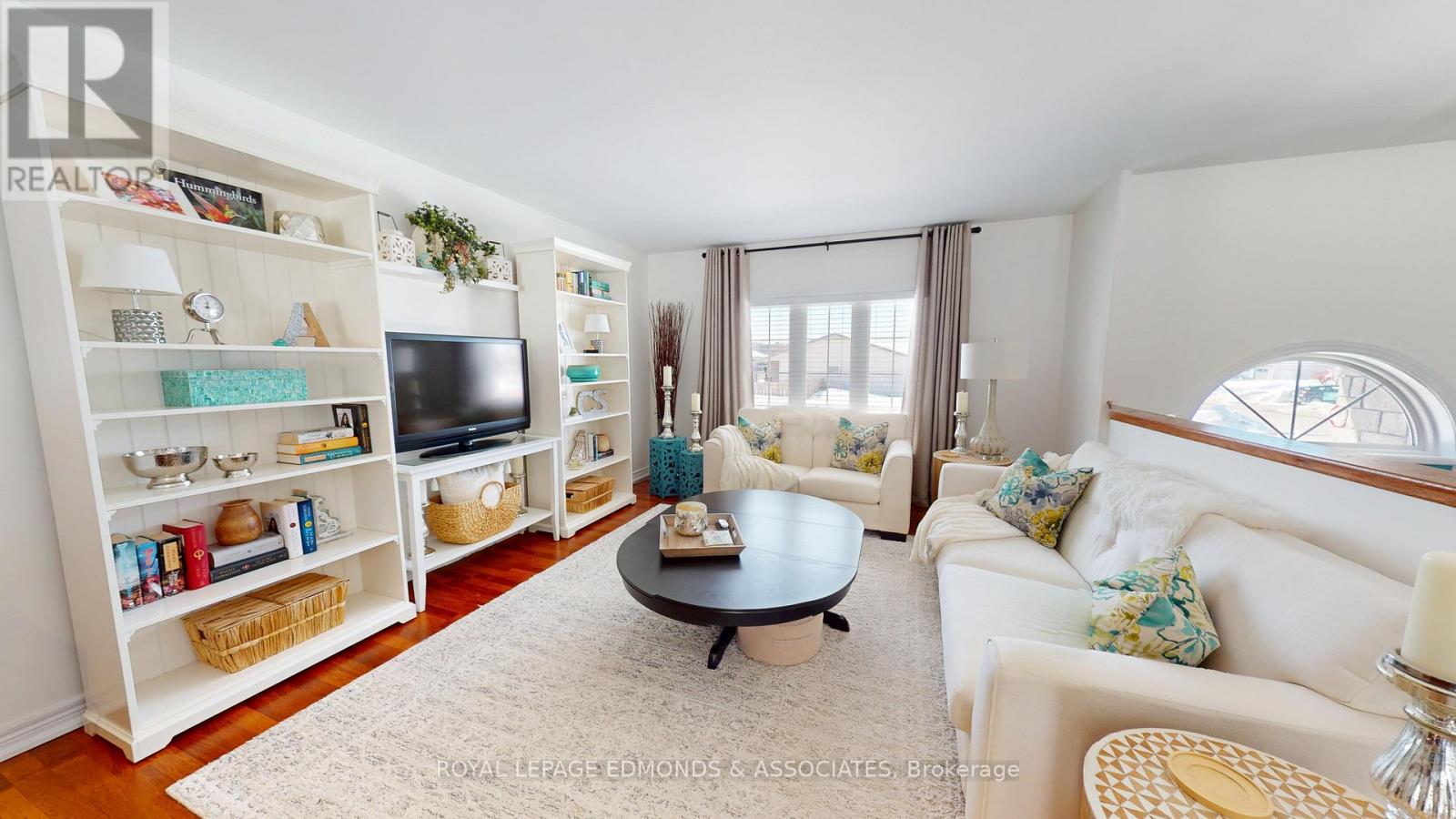 2001 Sandstone Crescent, Petawawa, Ontario  K8H 0B2 - Photo 9 - X12844024