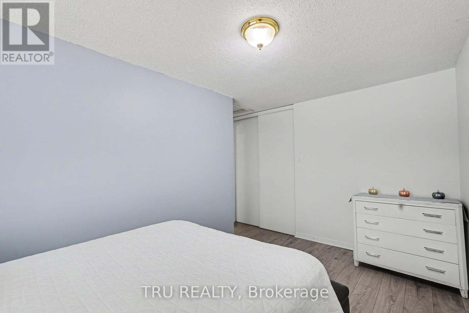 463f Moodie Drive, Ottawa, Ontario  K2H 8T7 - Photo 12 - X12843784