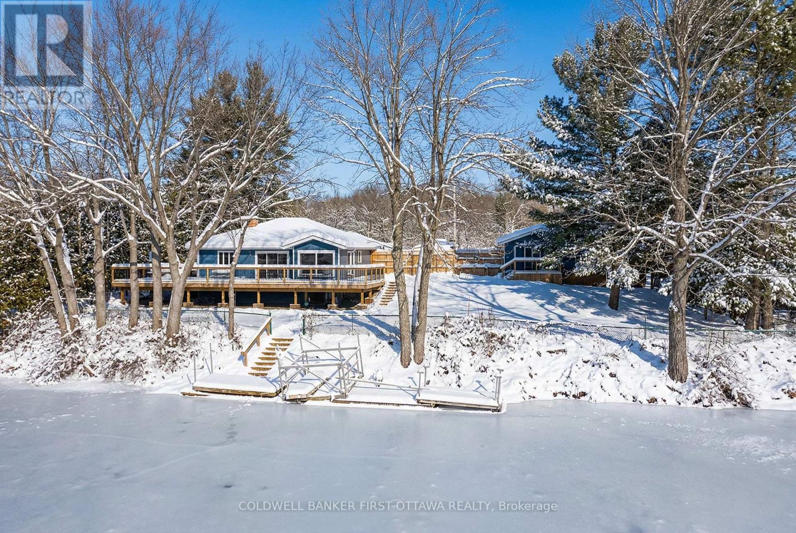 889 JONES POINT ROAD, Tay Valley, Ontario