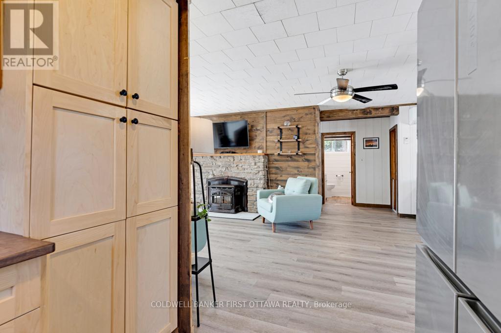 889 Jones Point Road, Tay Valley, Ontario  K7H 3C7 - Photo 22 - X12843794