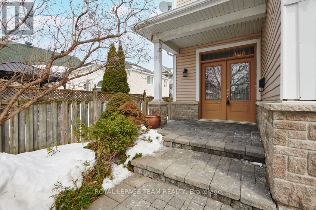 162 Redcliff Avenue, Ottawa, Ontario  K2J 5J7 - Photo 3 - X12843944