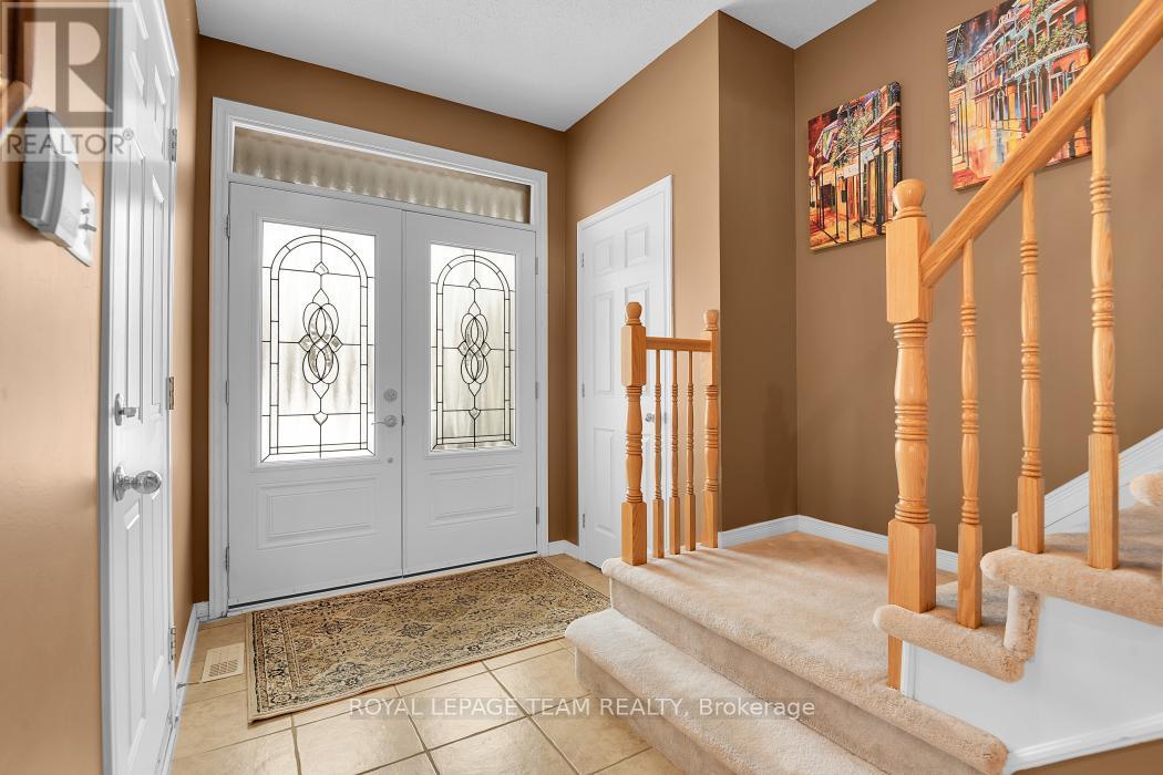 162 Redcliff Avenue, Ottawa, Ontario  K2J 5J7 - Photo 4 - X12843944