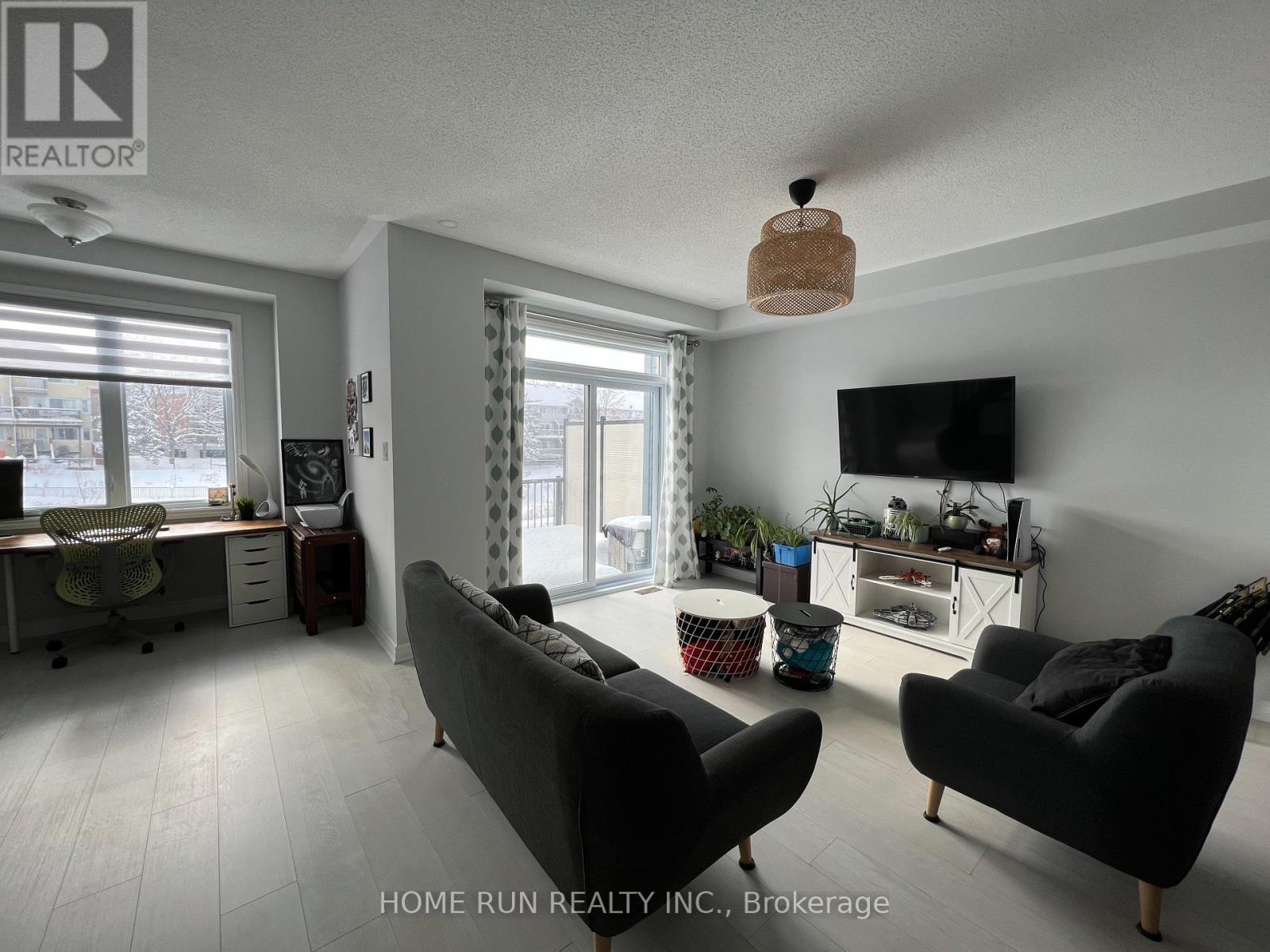 279 Squadron Crescent, Ottawa, Ontario  K1K 5A3 - Photo 8 - X12844004