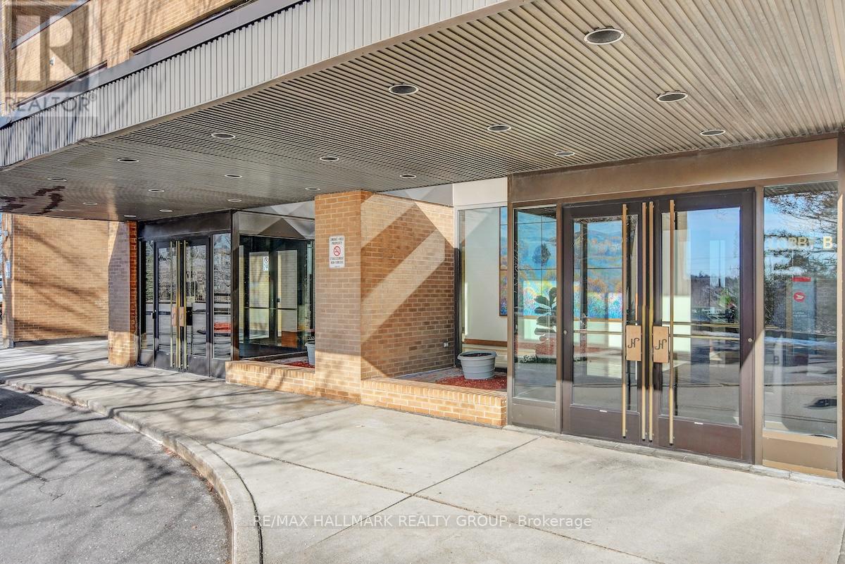 105 - 505 St Laurent Boulevard, Ottawa, Ontario  K1K 3X4 - Photo 2 - X12844034