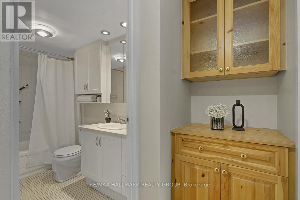 105 - 505 St Laurent Boulevard, Ottawa, Ontario  K1K 3X4 - Photo 25 - X12844034