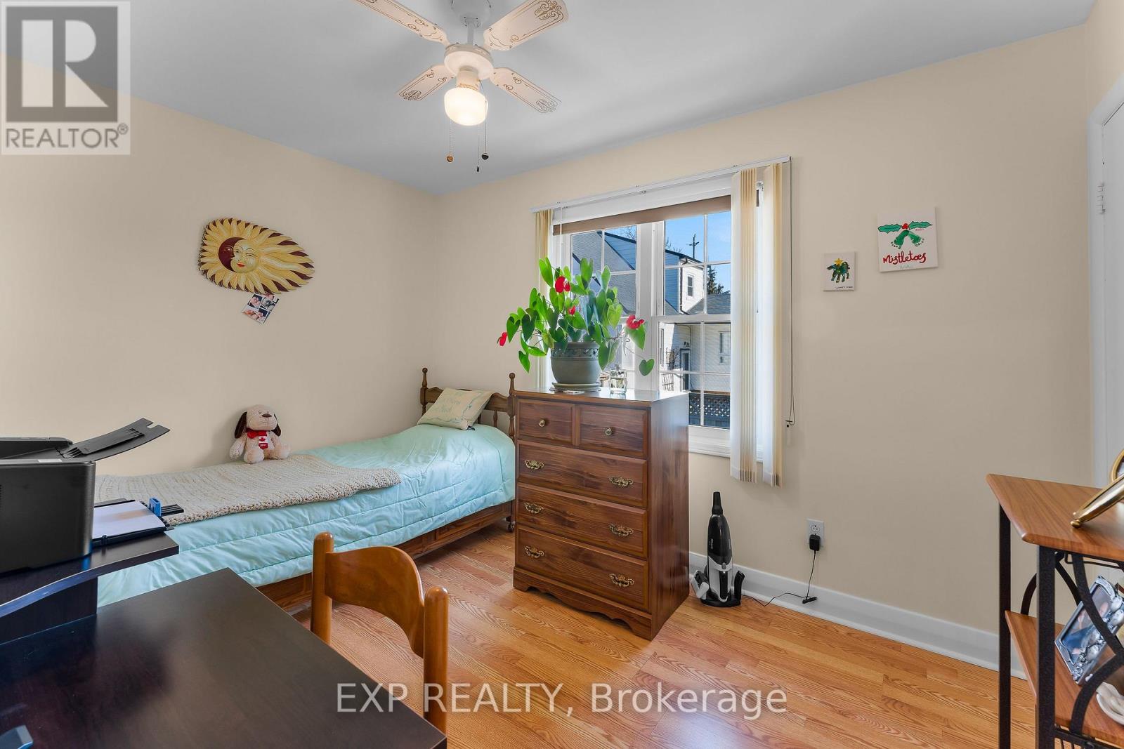 74 Tecumseh Street, St. Catharines, Ontario  L2M 2M6 - Photo 13 - X12844008