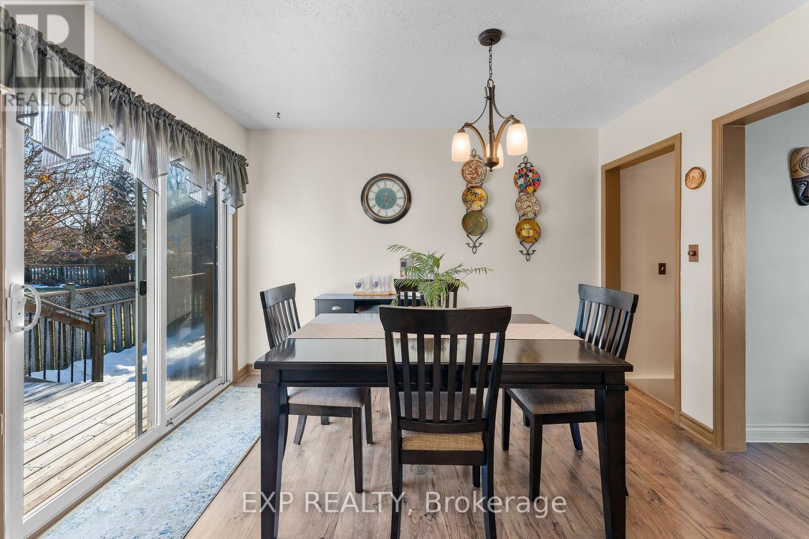 74 Tecumseh Street, St. Catharines, Ontario  L2M 2M6 - Photo 9 - X12844008