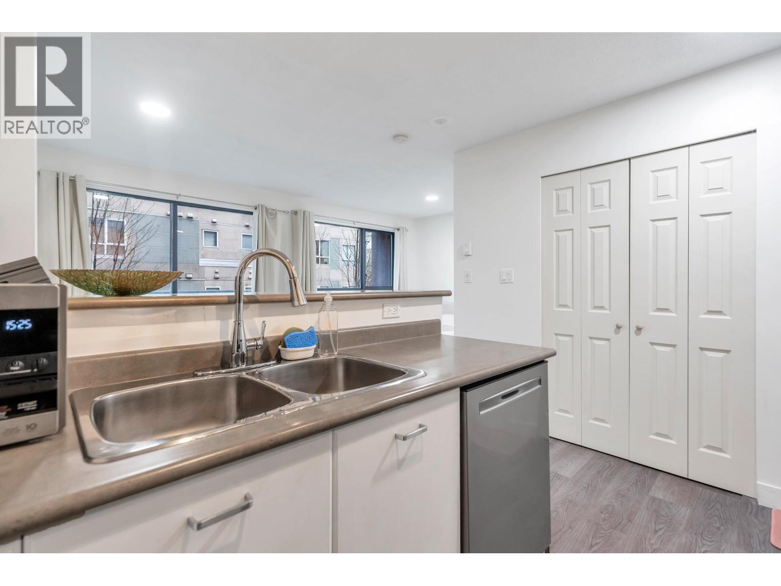 205 3438 Vanness Avenue, Vancouver, British Columbia  V5R 6E7 - Photo 8 - R3095168