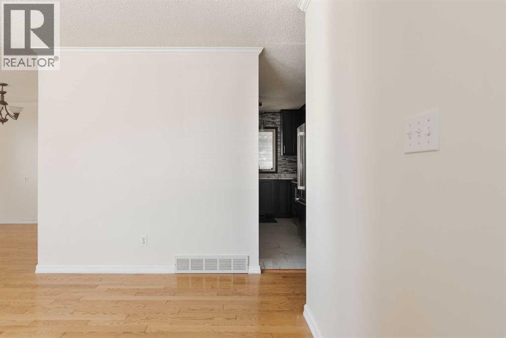 32 Moberly Crescent, Fort Mcmurray, Alberta  T9H 1G9 - Photo 5 - A2289434