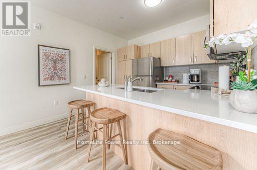 415 - 301 Westmount Road W, Kitchener, Ontario  N2M 0C4 - Photo 10 - X12843814