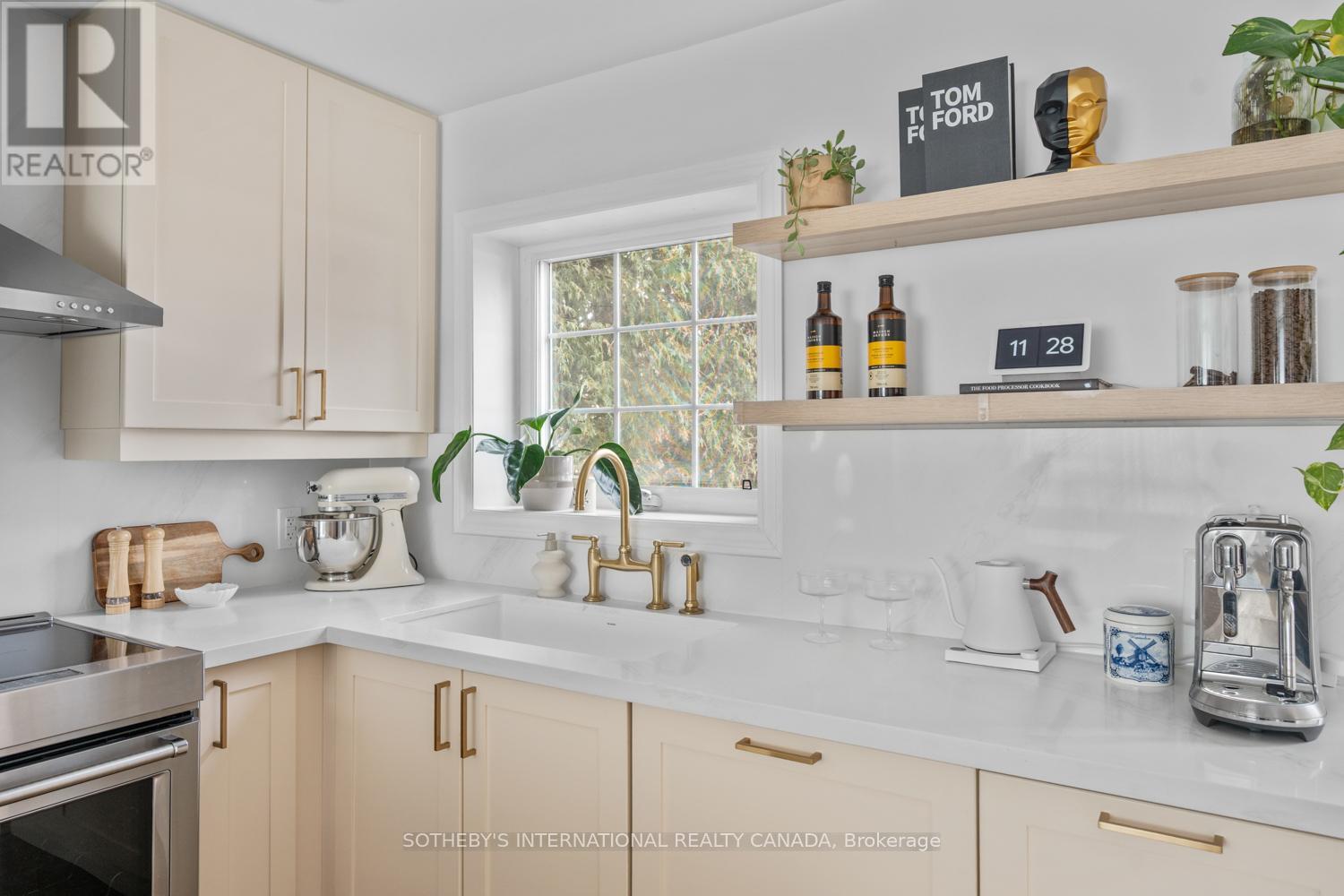 114 Glenvale Boulevard, Toronto, Ontario  M4G 2V9 - Photo 12 - C12843802