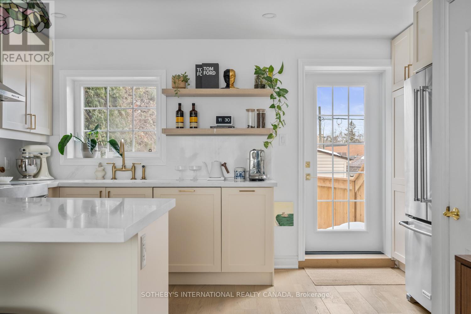 114 Glenvale Boulevard, Toronto, Ontario  M4G 2V9 - Photo 13 - C12843802