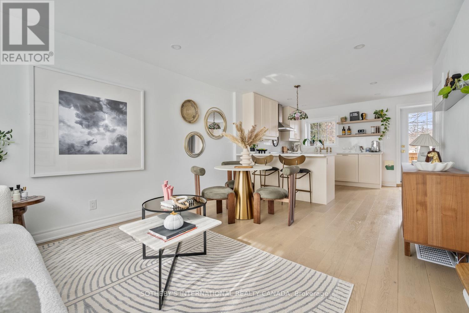 114 Glenvale Boulevard, Toronto, Ontario  M4G 2V9 - Photo 5 - C12843802