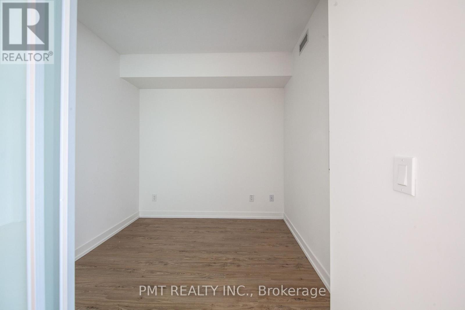 1610 - 85 Wood Street, Toronto, Ontario  M4Y 0E8 - Photo 8 - C12843892