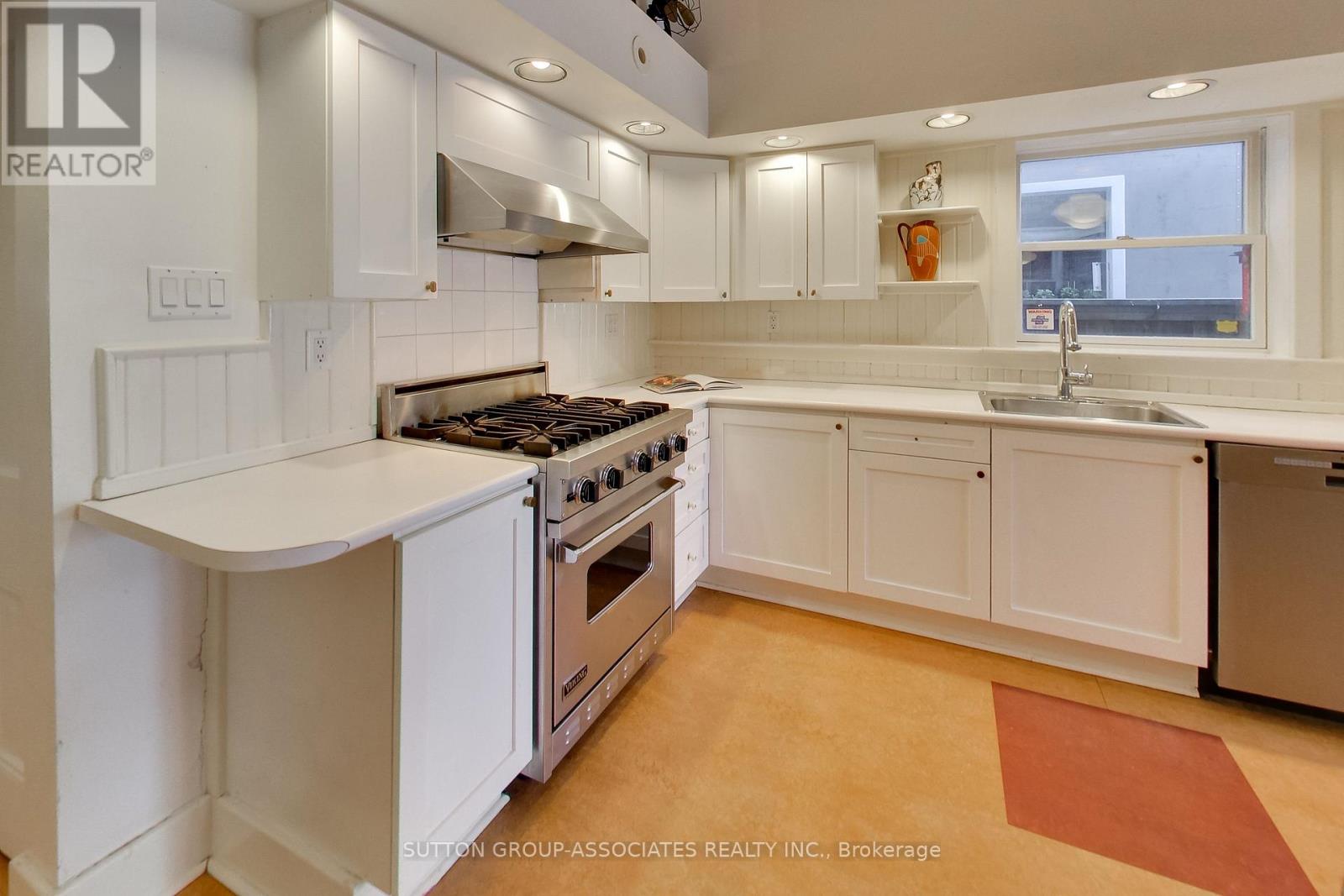 185 Major Street, Toronto, Ontario  M5S 2L4 - Photo 13 - C12843916