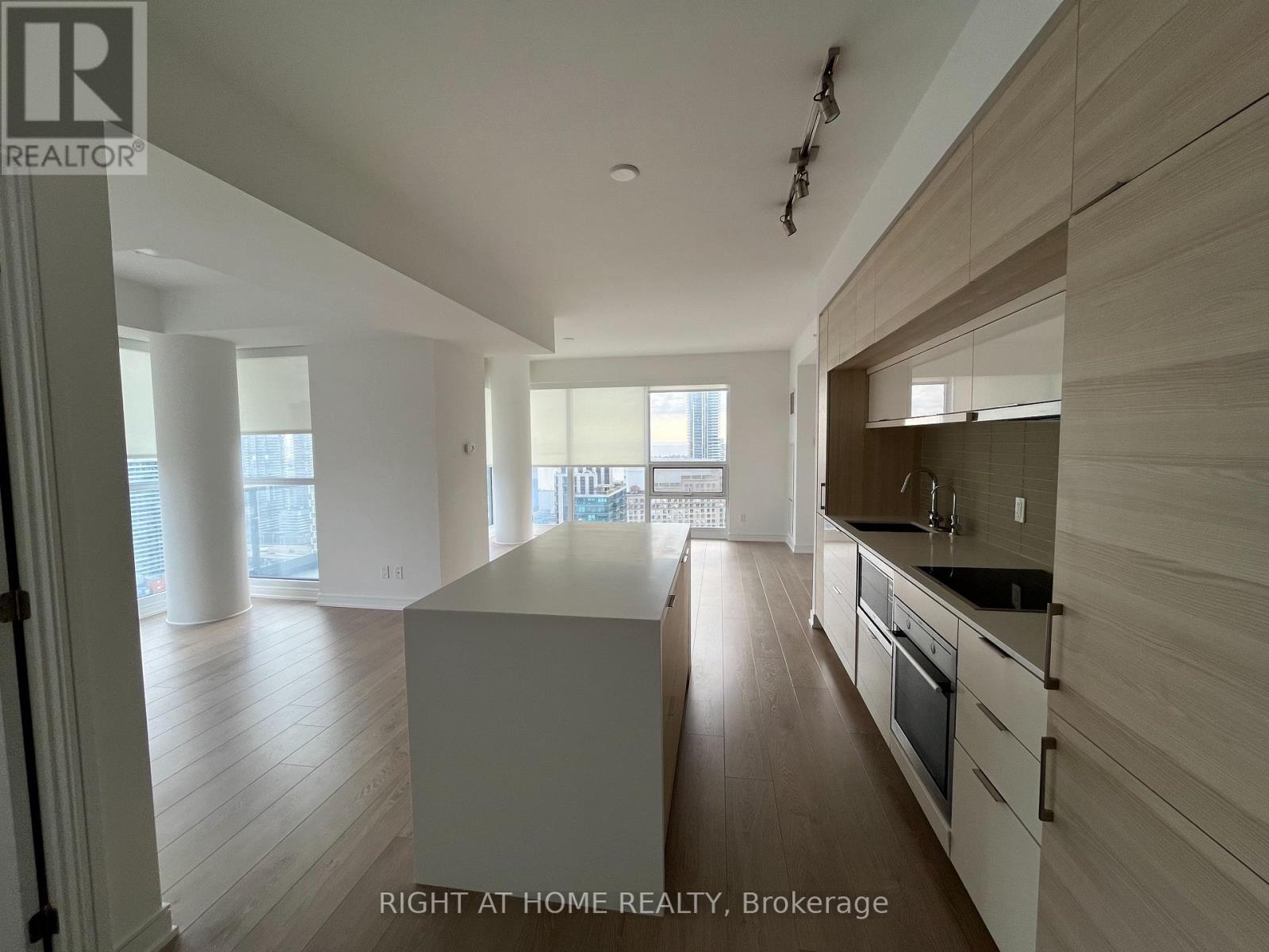 3307 - 88 Scott Street, Toronto, Ontario  M5E 0A9 - Photo 4 - C12844032