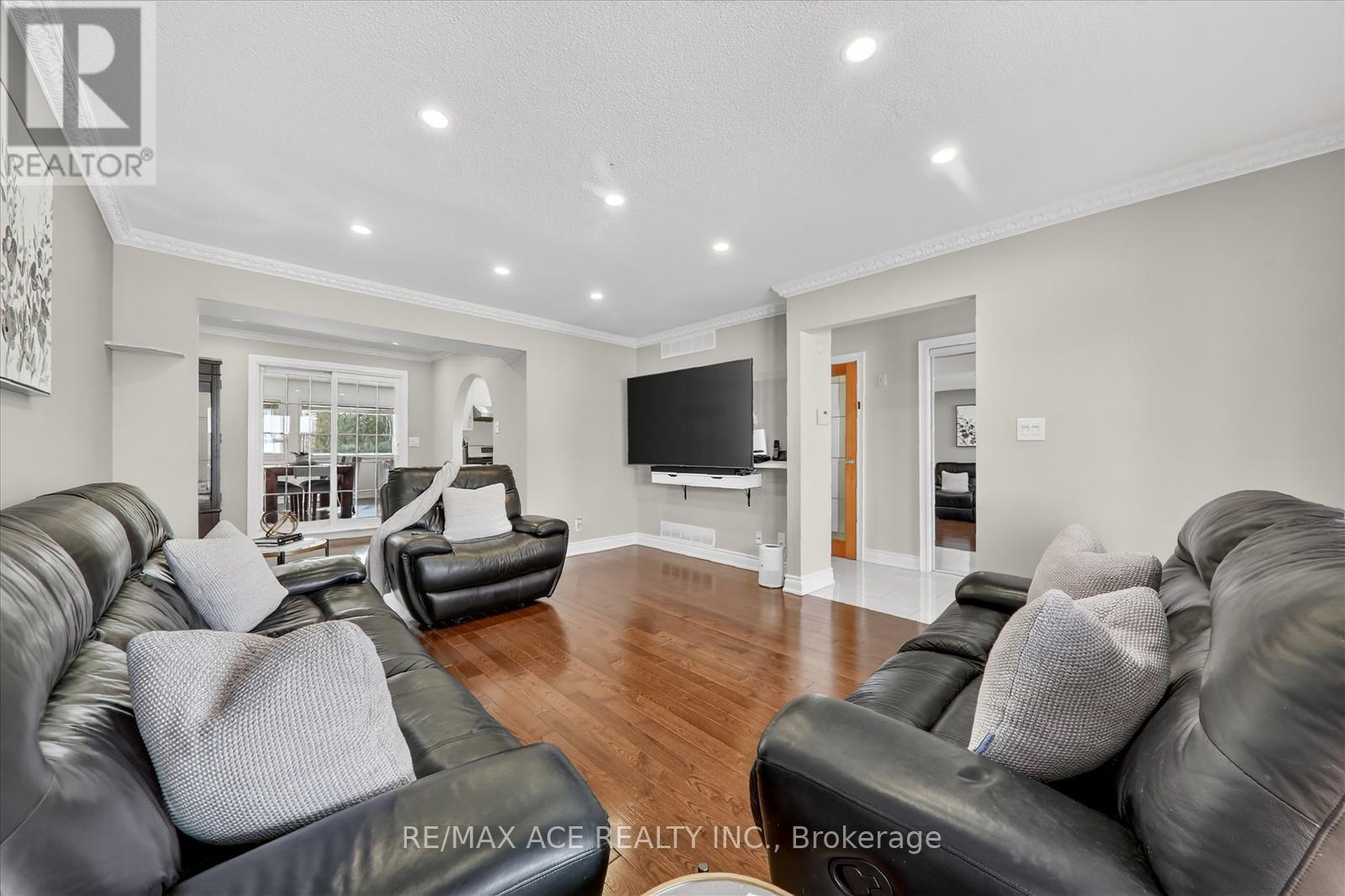 49 Winstanly Crescent, Toronto, Ontario  M1B 1N3 - Photo 17 - E12843668