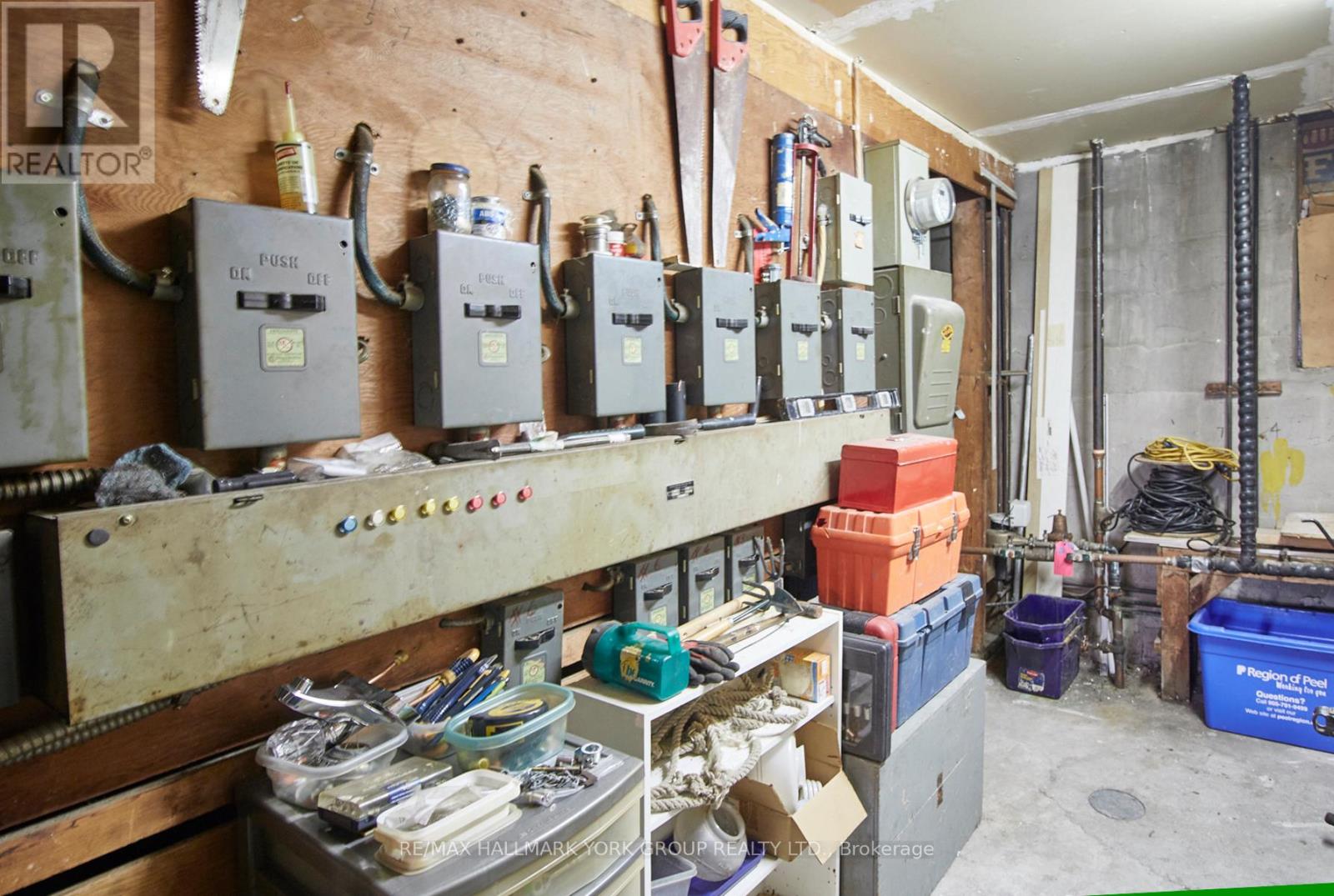 1613 Dufferin Street, Whitby, Ontario  L1N 1B3 - Photo 3 - E12843788