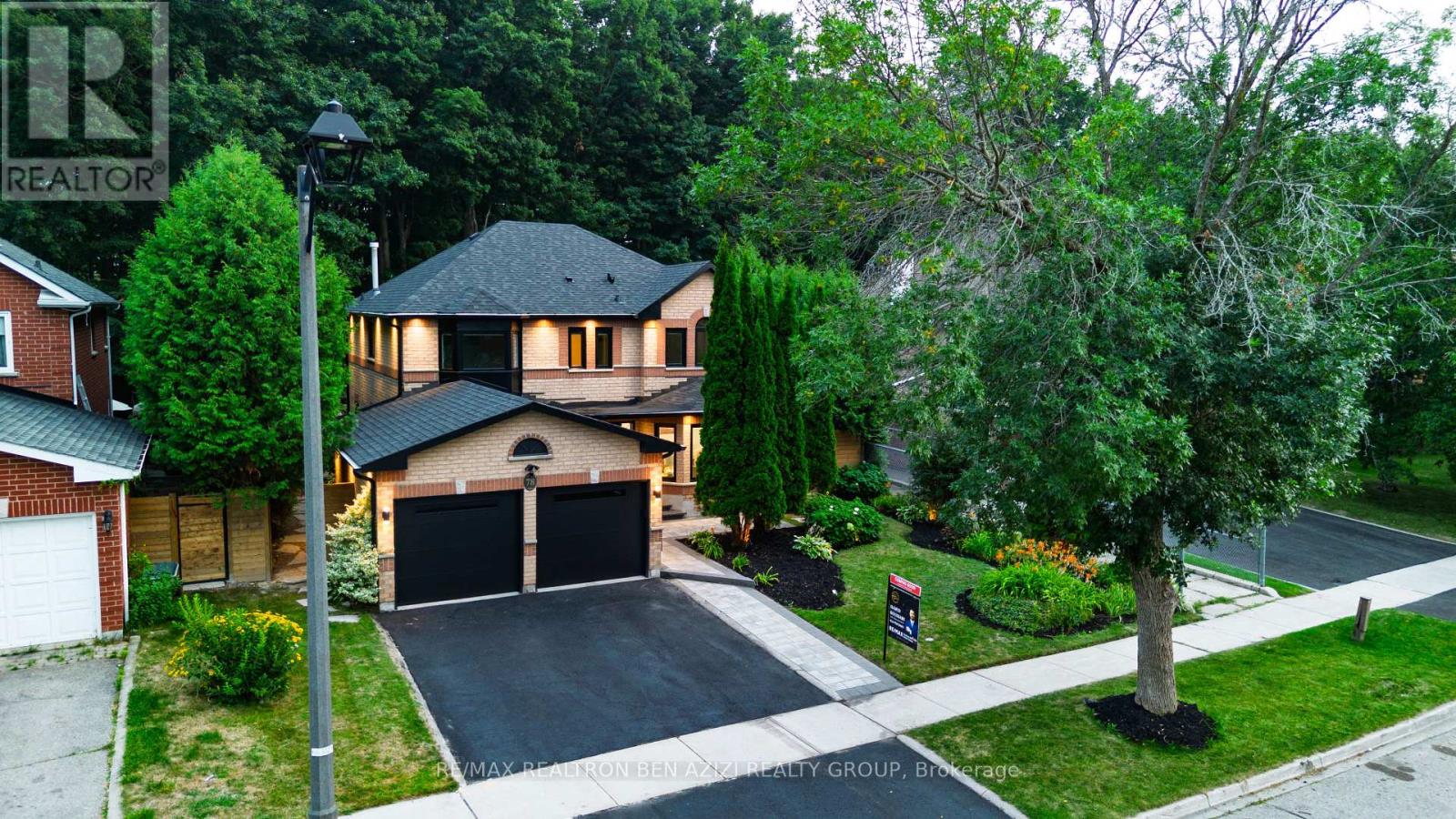 78 CHARING CRESCENT, Aurora, Ontario