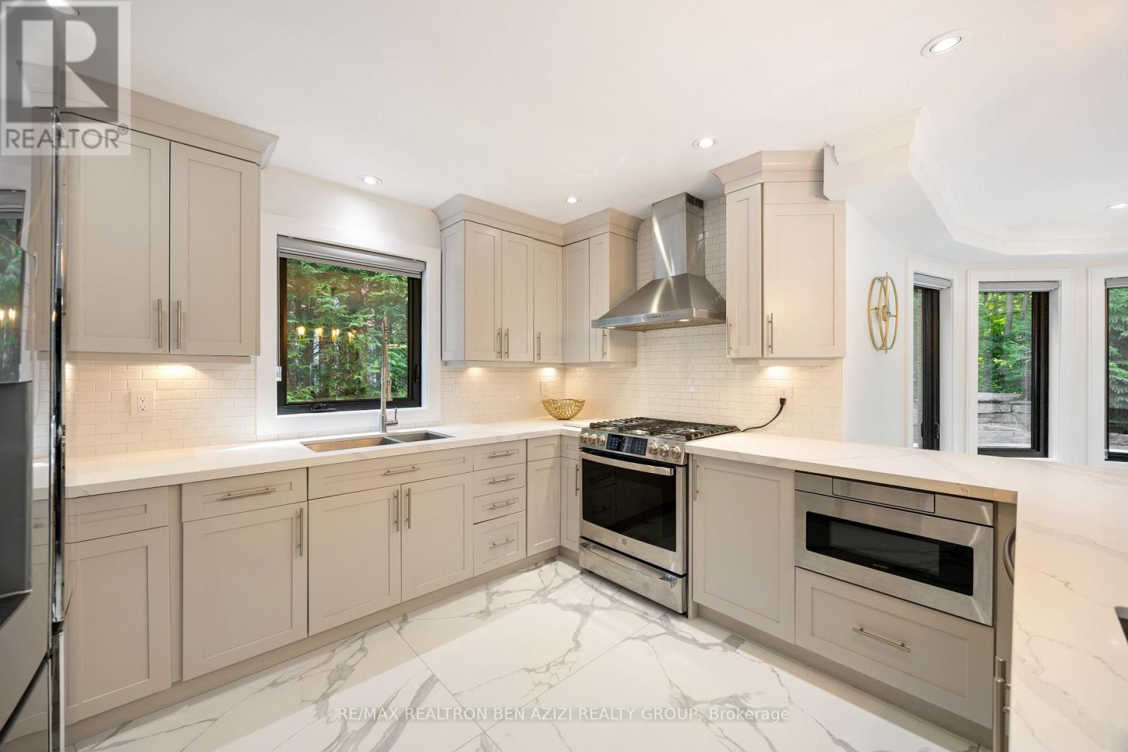 78 Charing Crescent, Aurora, Ontario  L4G 6P5 - Photo 12 - N12843686