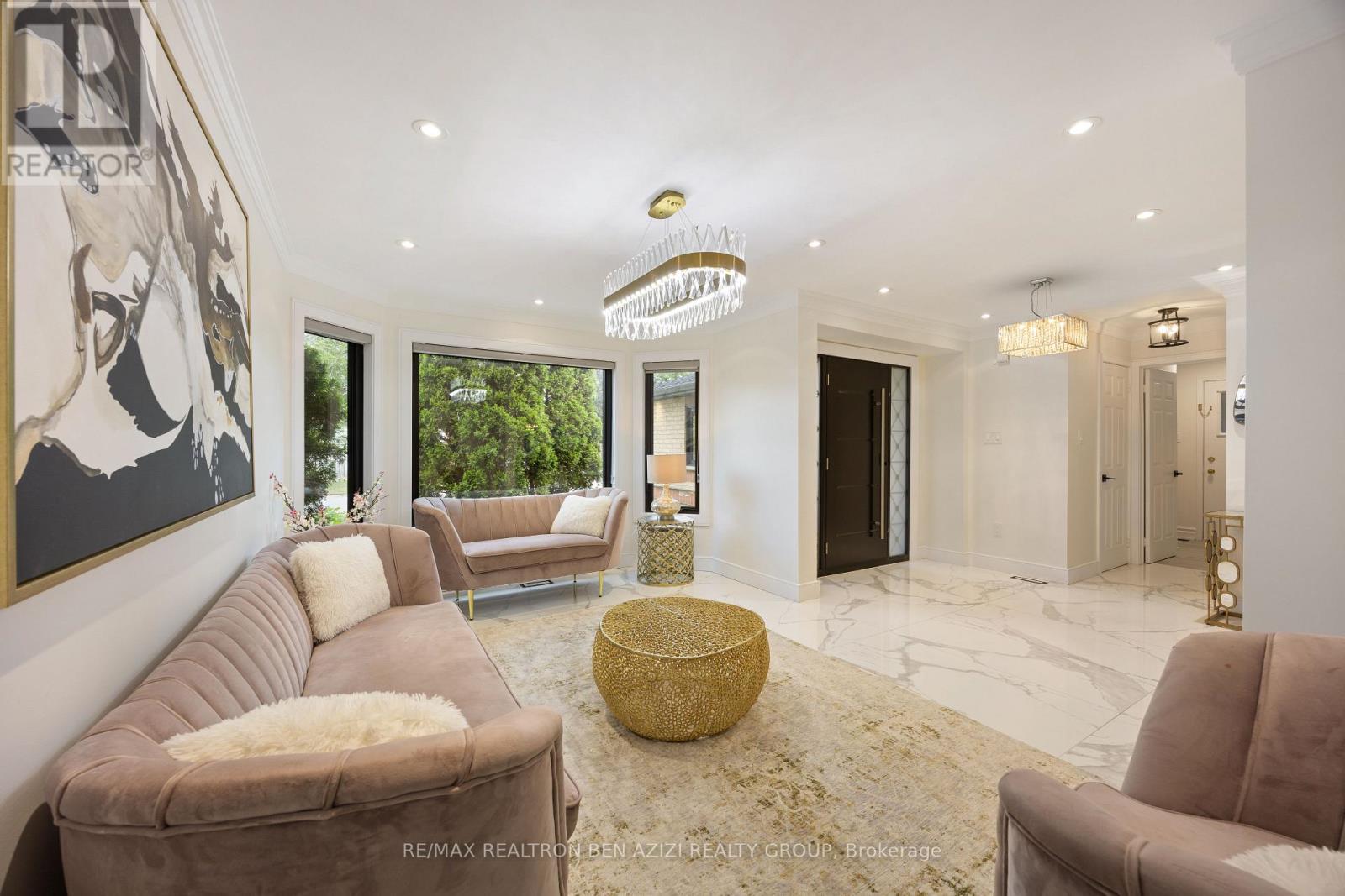 78 Charing Crescent, Aurora, Ontario  L4G 6P5 - Photo 6 - N12843686