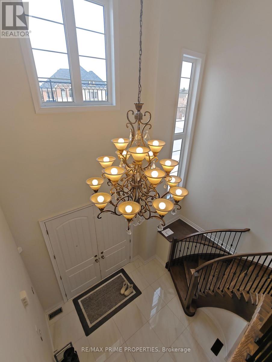 853 Harry Douglas Street, Newmarket, Ontario  L3X 0K3 - Photo 10 - N12843716