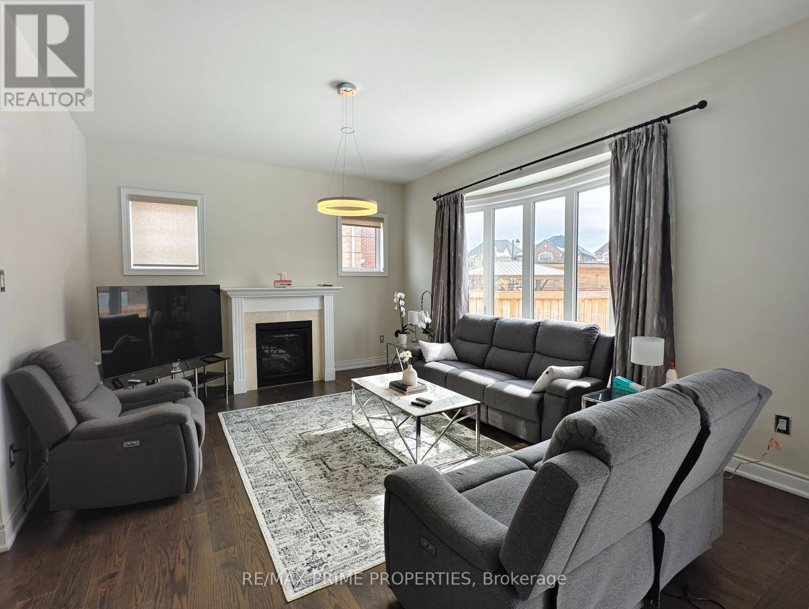 853 Harry Douglas Street, Newmarket, Ontario  L3X 0K3 - Photo 4 - N12843716