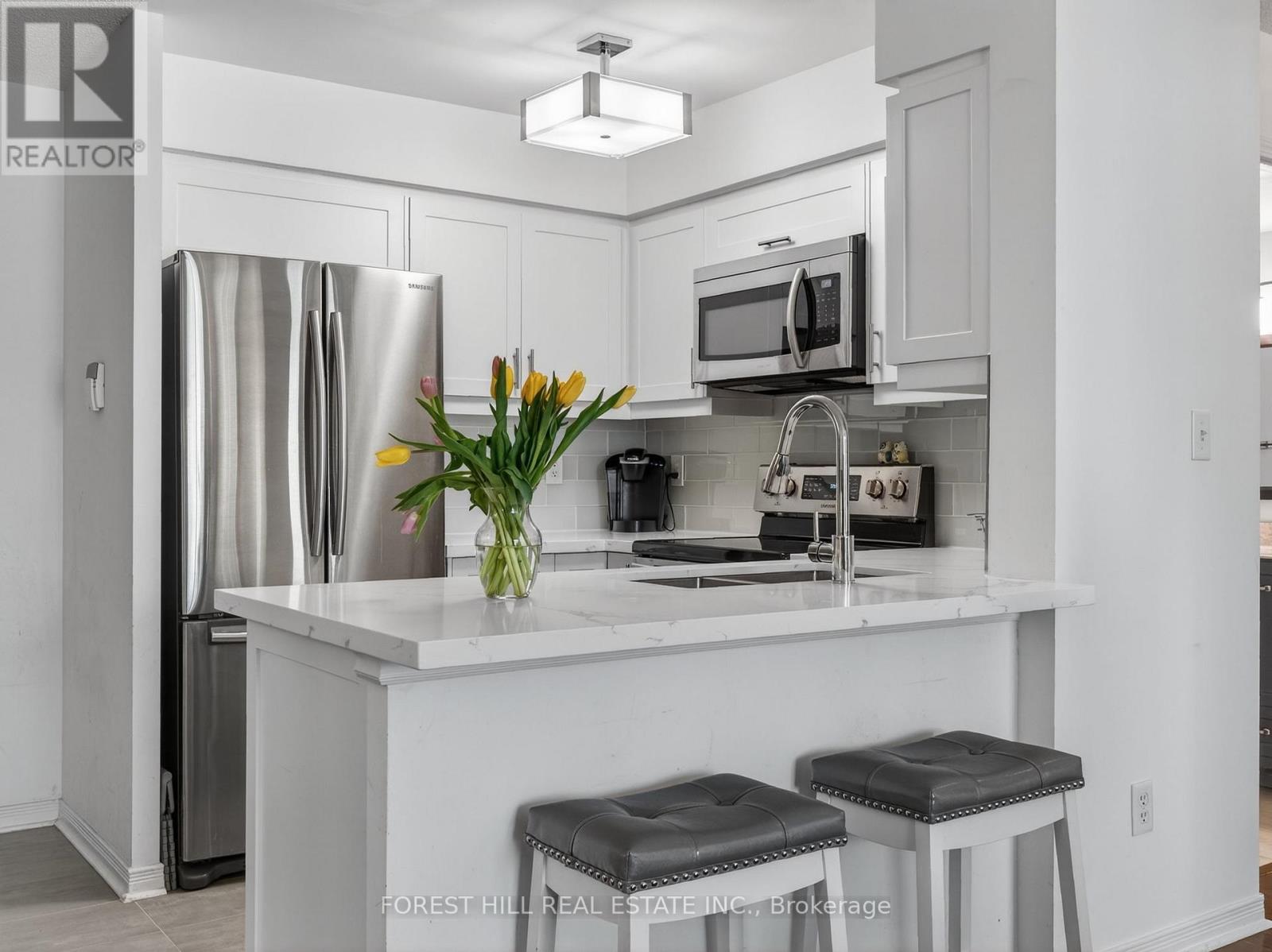 409 - 39 Oneida Crescent, Richmond Hill, Ontario  L4G 0S2 - Photo 7 - N12843846