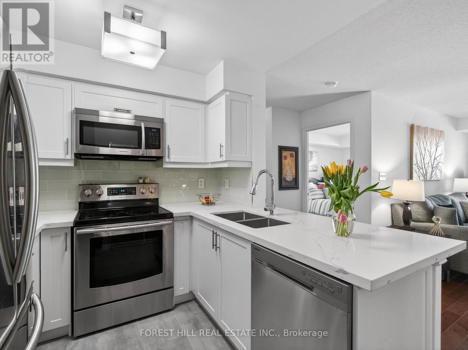 409 - 39 Oneida Crescent, Richmond Hill, Ontario  L4G 0S2 - Photo 9 - N12843846