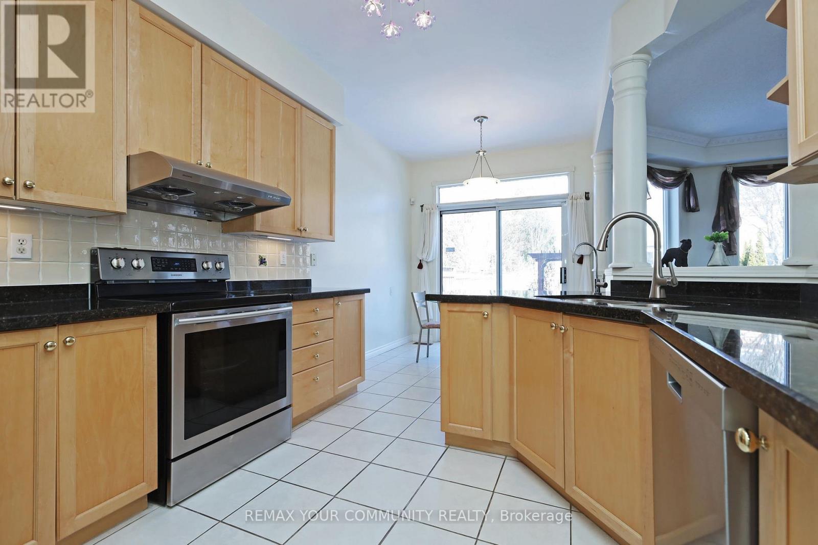 30 Trout Lily Avenue, Markham, Ontario  L3S 4C3 - Photo 12 - N12843860