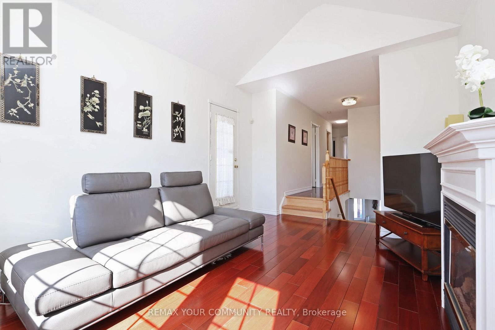 30 Trout Lily Avenue, Markham, Ontario  L3S 4C3 - Photo 21 - N12843860