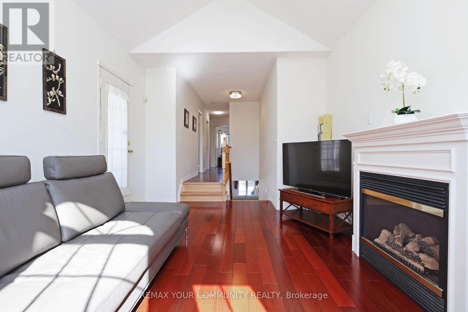 30 Trout Lily Avenue, Markham, Ontario  L3S 4C3 - Photo 22 - N12843860