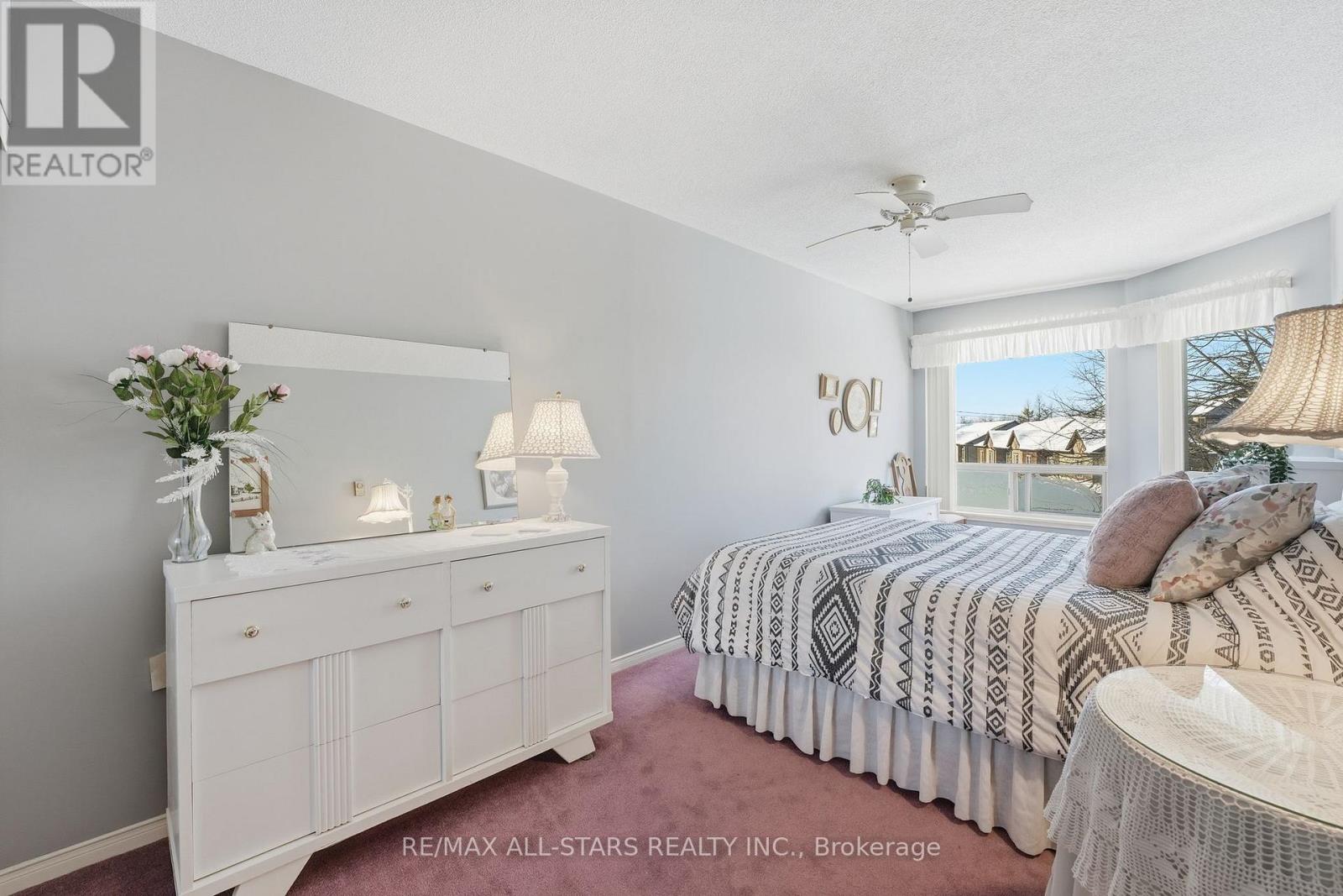 301 - 111 Grew Boulevard, Georgina, Ontario  L0E 1L0 - Photo 17 - N12844036