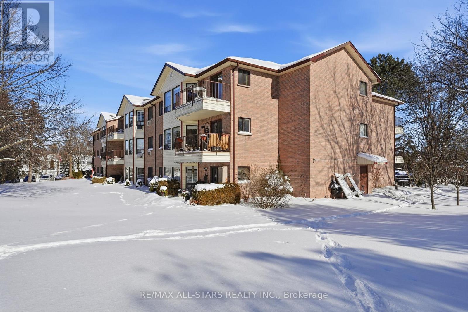 301 - 111 Grew Boulevard, Georgina, Ontario  L0E 1L0 - Photo 2 - N12844036