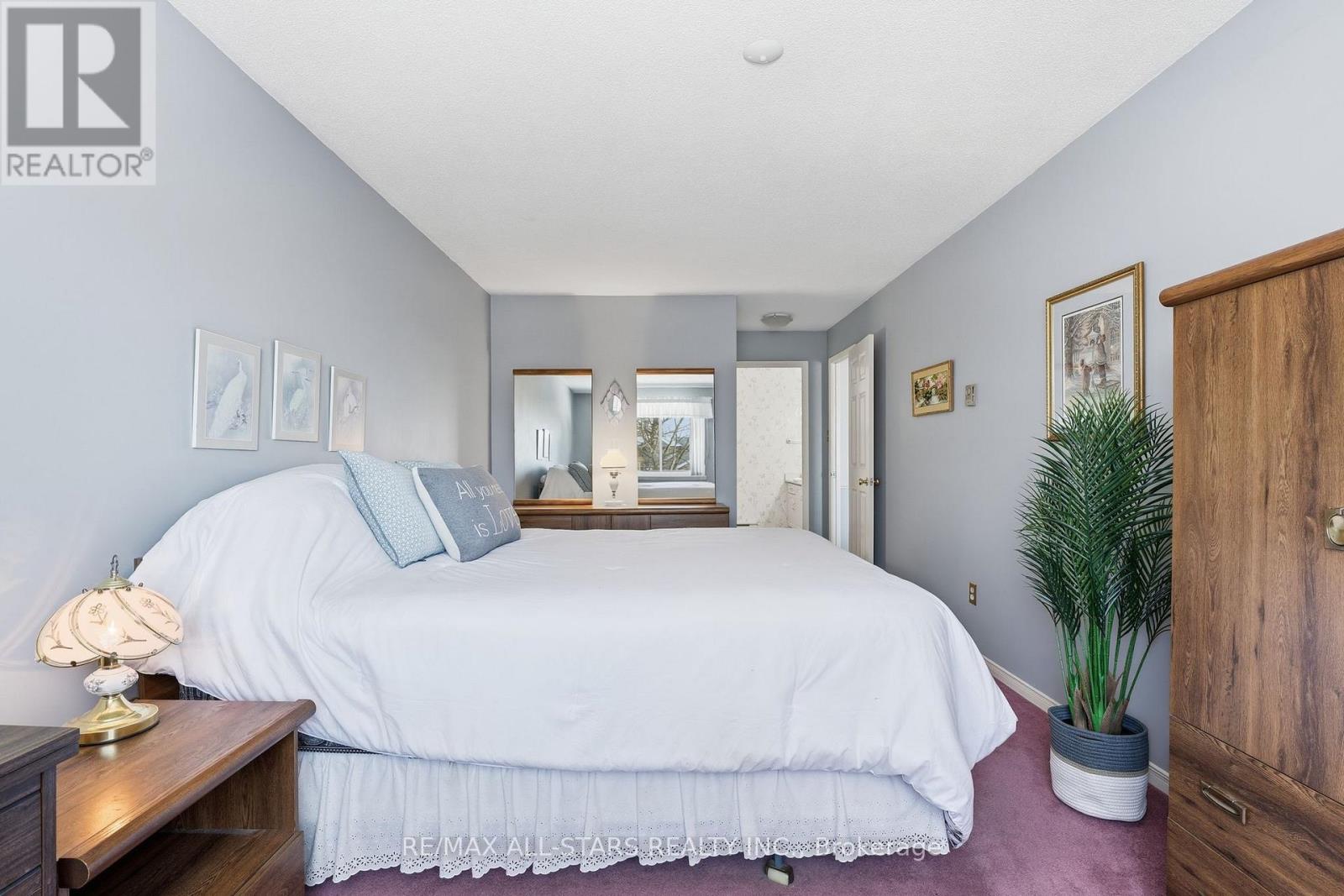 301 - 111 Grew Boulevard, Georgina, Ontario  L0E 1L0 - Photo 21 - N12844036