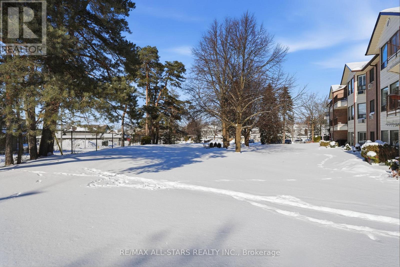 301 - 111 Grew Boulevard, Georgina, Ontario  L0E 1L0 - Photo 28 - N12844036