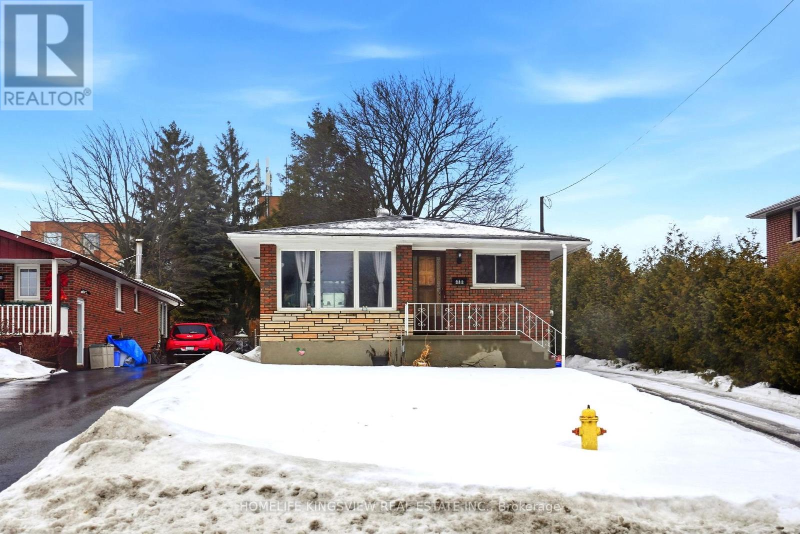 656 ATHOL STREET E, Oshawa, Ontario