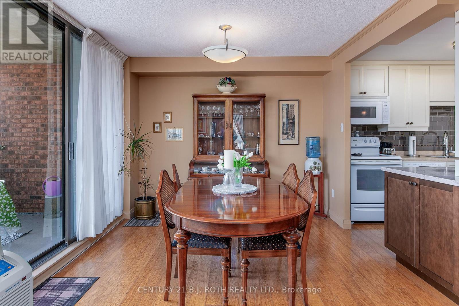 301 - 181 Collier Street, Barrie, Ontario  L4M 5L6 - Photo 10 - S12843760