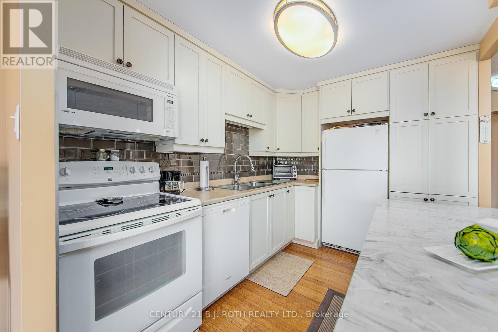 301 - 181 Collier Street, Barrie, Ontario  L4M 5L6 - Photo 19 - S12843760